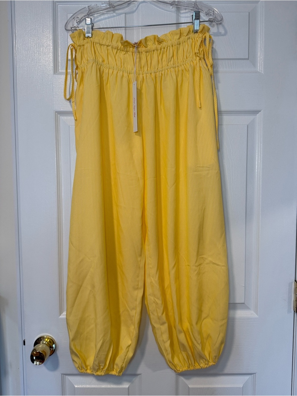 Lisa Says Gah Poppy Balloon Pants in Yellow Pinstripe Women Size M - NWT